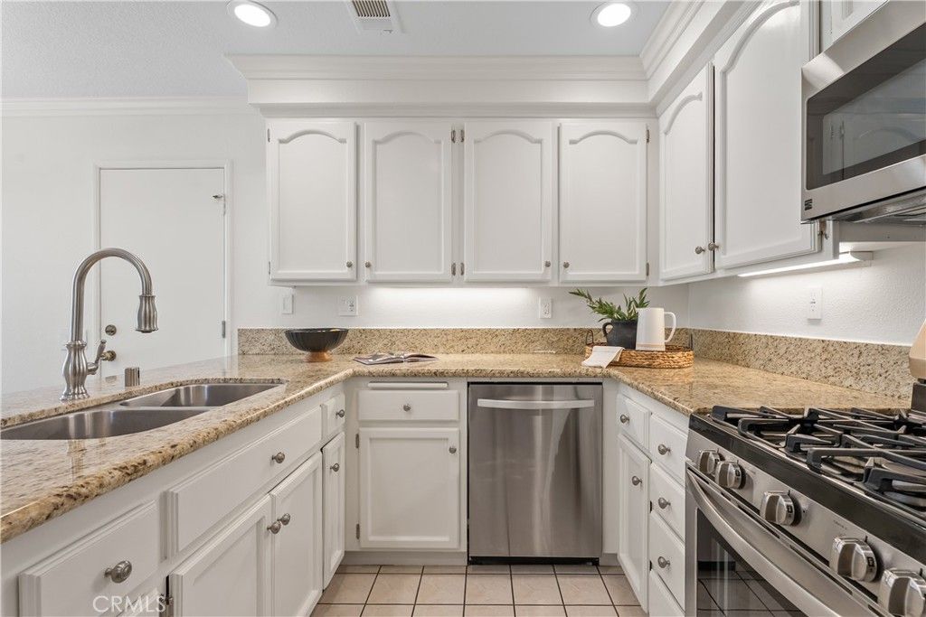 Image 11 of property listing at 13367 Calle Antequera, Tustin, CA 92782