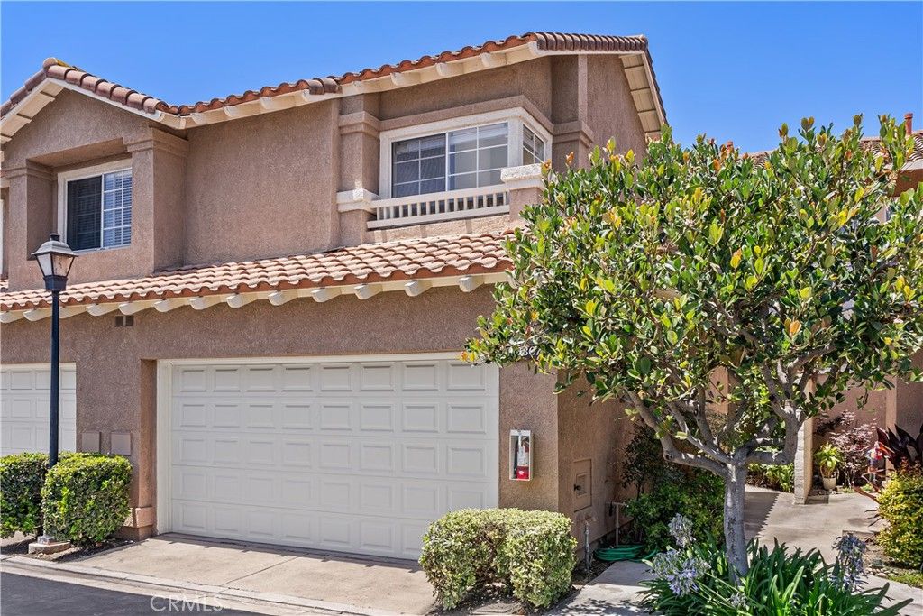 Image 3 of property listing at 13367 Calle Antequera, Tustin, CA 92782