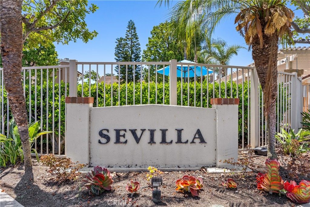 Image 33 of property listing at 13367 Calle Antequera, Tustin, CA 92782