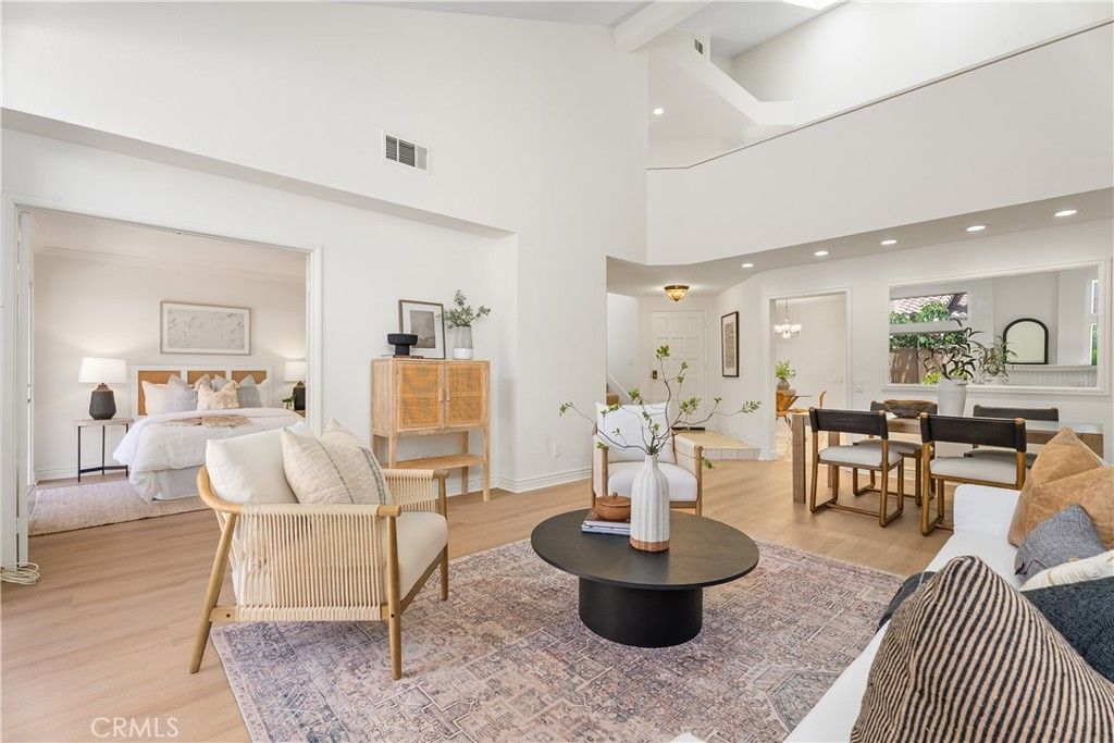 Image 6 of property listing at 13367 Calle Antequera, Tustin, CA 92782