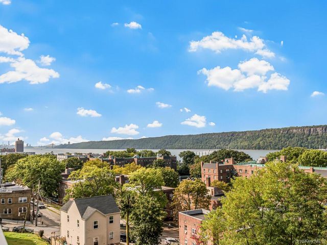 409 Warburton Avenue 5A, Yonkers, NY 10701