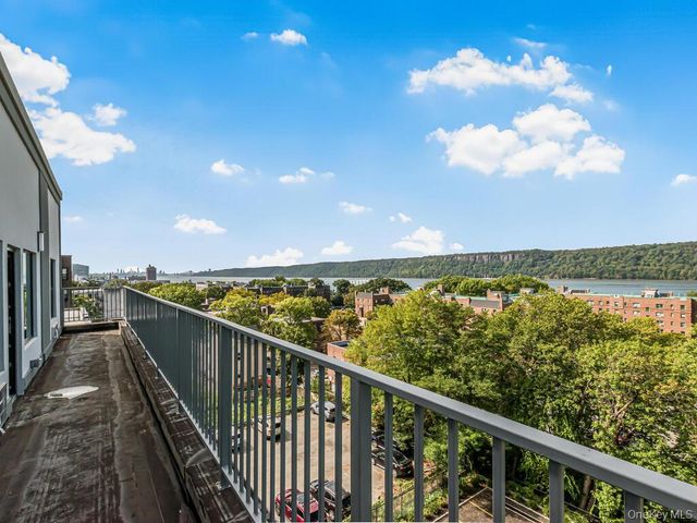 409 Warburton Avenue 5A, Yonkers, NY 10701