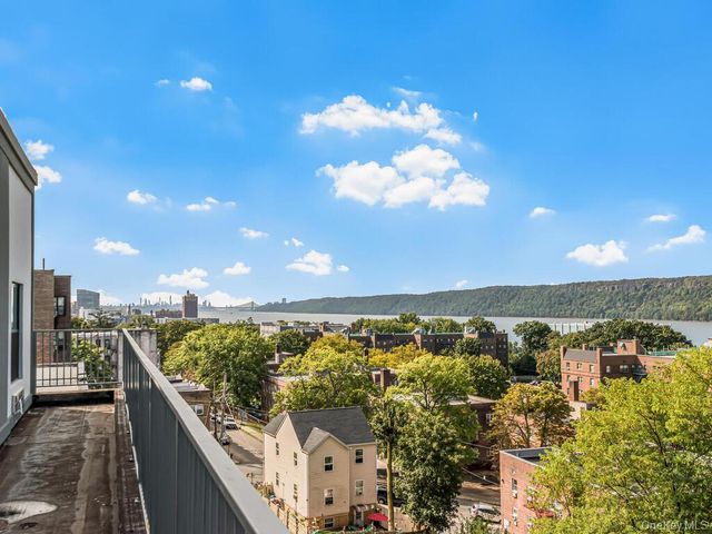 409 Warburton Avenue 5A, Yonkers, NY 10701