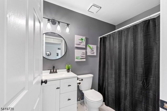 67 Brookside Ln, Mount Arlington Boro, NJ 07856