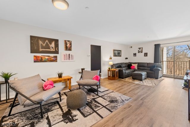 67 Brookside Ln, Mount Arlington Boro, NJ 07856