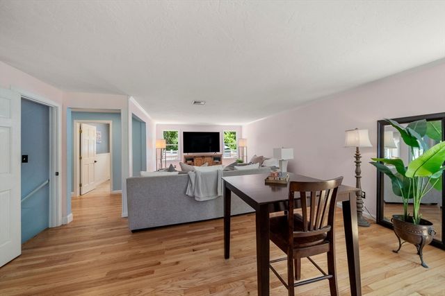 103 Cranberry Dr, Halifax, MA 02338