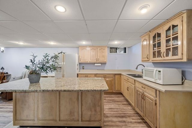 103 Cranberry Dr, Halifax, MA 02338