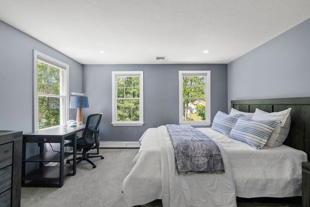 103 Cranberry Dr, Halifax, MA 02338