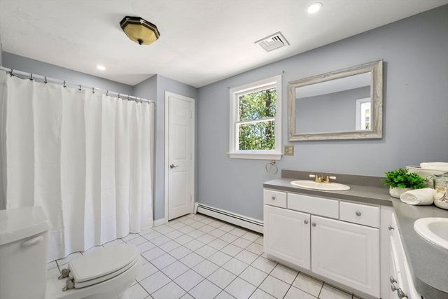 103 Cranberry Dr, Halifax, MA 02338