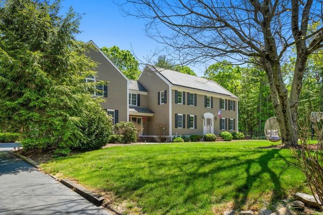 103 Cranberry Dr, Halifax, MA 02338