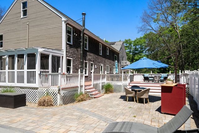103 Cranberry Dr, Halifax, MA 02338