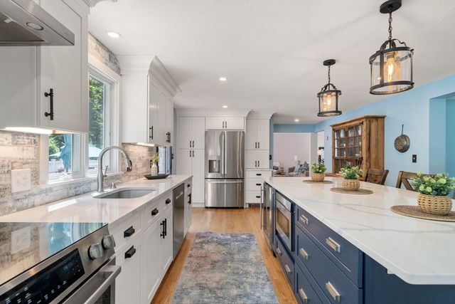 103 Cranberry Dr, Halifax, MA 02338
