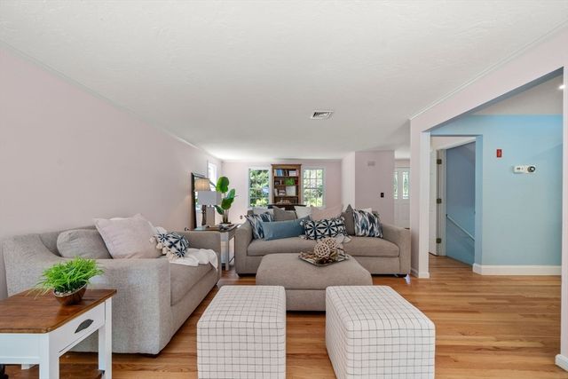 103 Cranberry Dr, Halifax, MA 02338