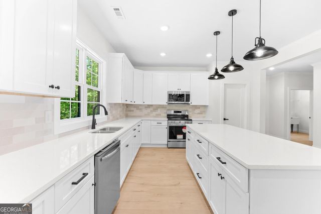 502 Martin Mill Road, Moreland, GA 30259