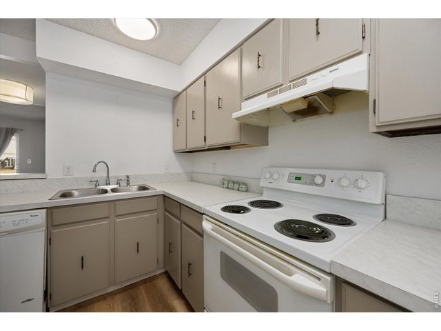 1705 Heatheridge Rd L-105, Fort Collins, CO 80526