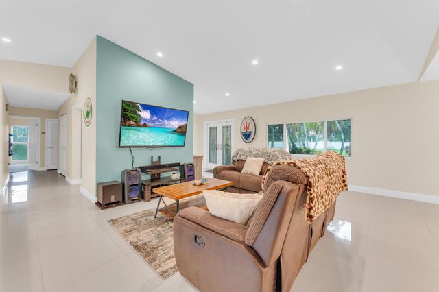 22057 Woodset Way, Boca Raton, FL 33428