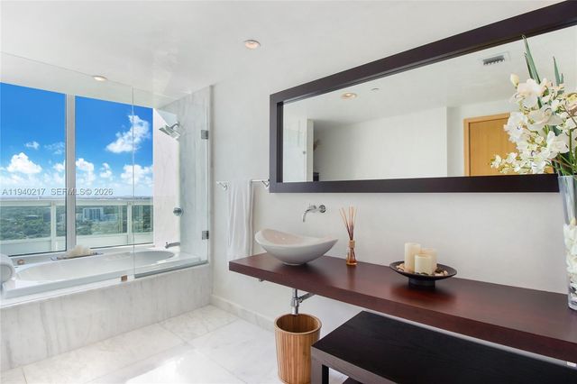 1643 Brickell Ave 2902, Miami, FL 33129