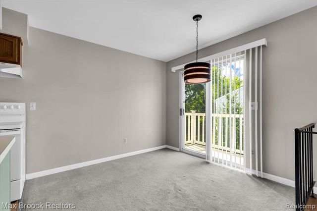 273 Inlet Court, Walled Lake, MI 48390