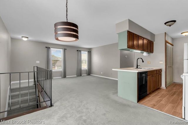 273 Inlet Court, Walled Lake, MI 48390