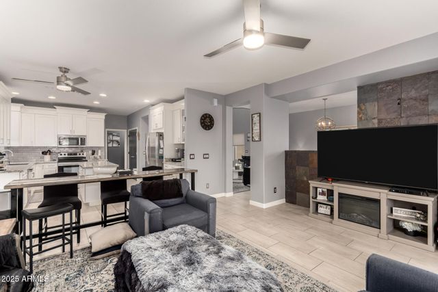 40725 N CAPITAL Court, Anthem, AZ 85086