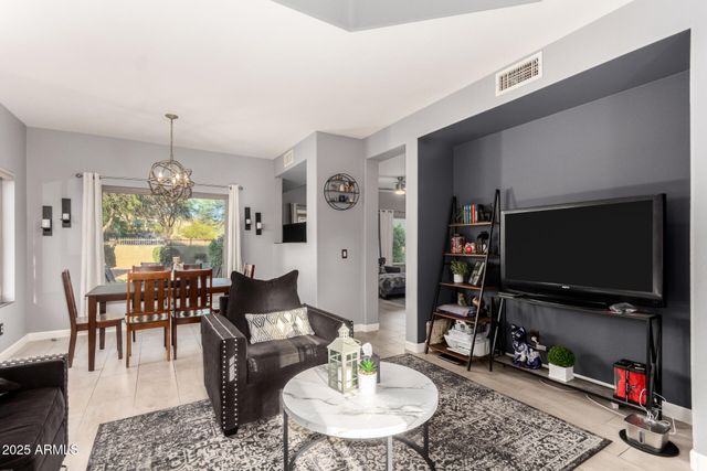 40725 N CAPITAL Court, Anthem, AZ 85086