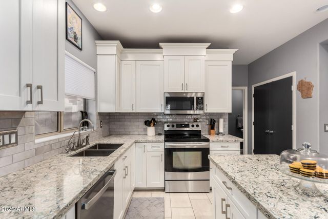 40725 N CAPITAL Court, Anthem, AZ 85086