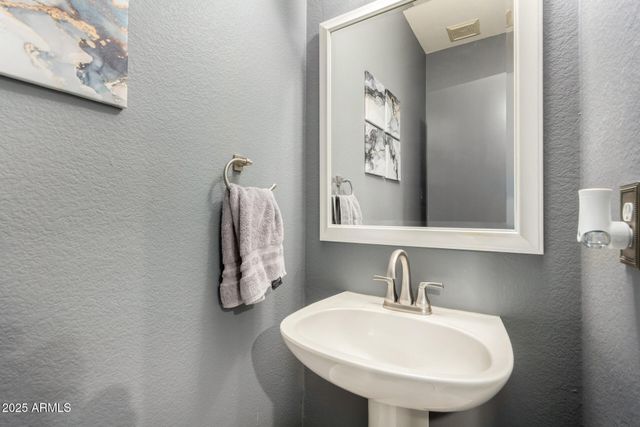 40725 N CAPITAL Court, Anthem, AZ 85086