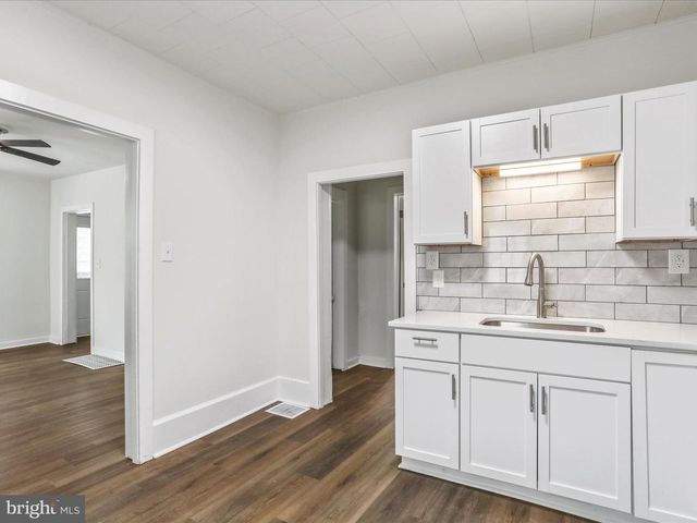 487 PORTER AVE, Martinsburg, WV 25401