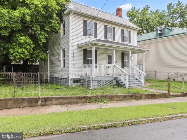 487 PORTER AVE, Martinsburg, WV 25401