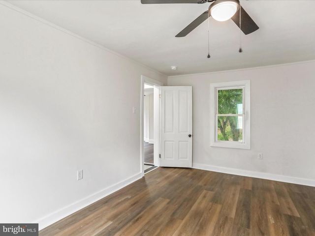 487 PORTER AVE, Martinsburg, WV 25401