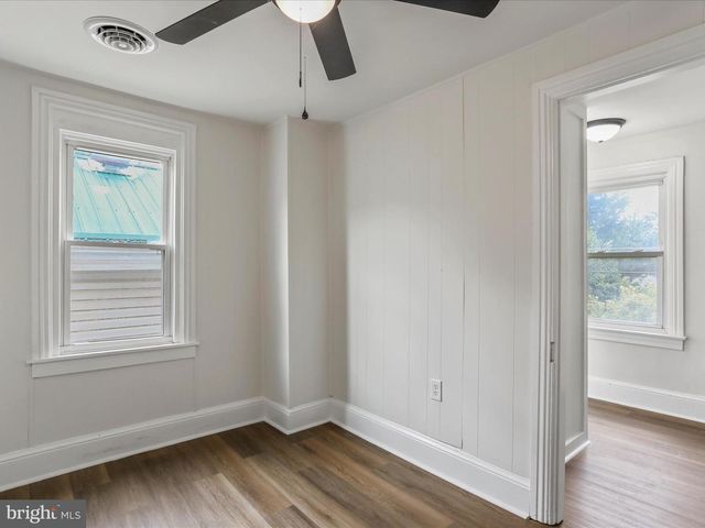 487 PORTER AVE, Martinsburg, WV 25401