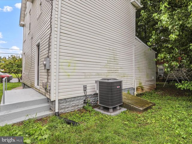 487 PORTER AVE, Martinsburg, WV 25401