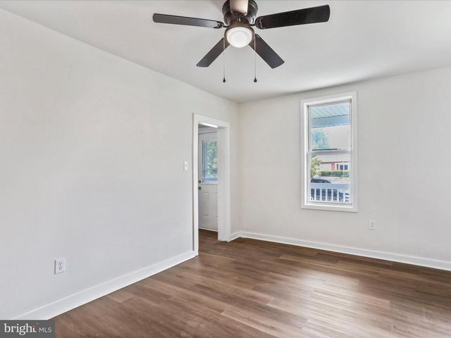 487 PORTER AVE, Martinsburg, WV 25401