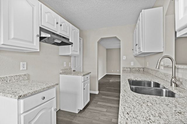 430 S Acme Rd, San Antonio, TX 78237