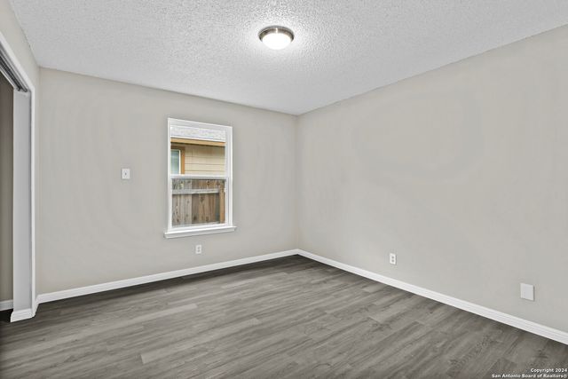 430 S Acme Rd, San Antonio, TX 78237