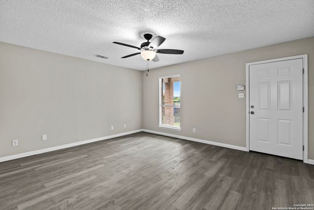 430 S Acme Rd, San Antonio, TX 78237