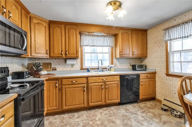 34 Broadway Street, Oakfield, NY 14125