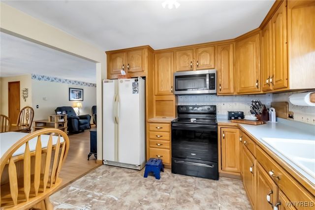 34 Broadway Street, Oakfield, NY 14125