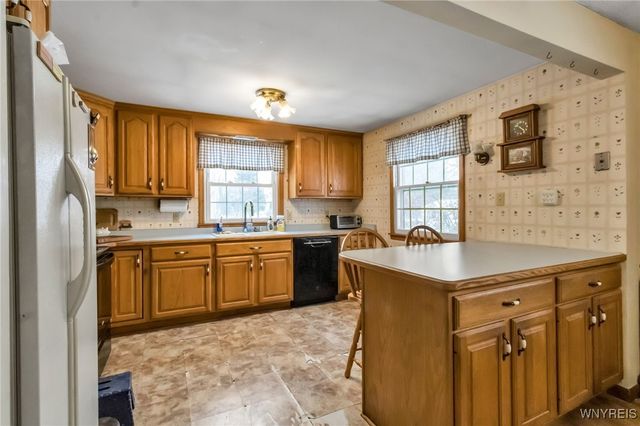 34 Broadway Street, Oakfield, NY 14125