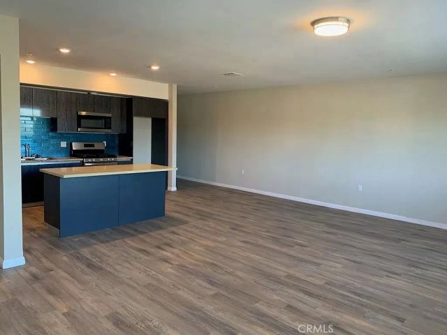 11442 Victory 403, North Hollywood, CA 91606