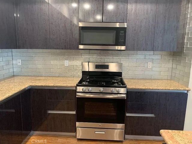 11442 Victory 403, North Hollywood, CA 91606