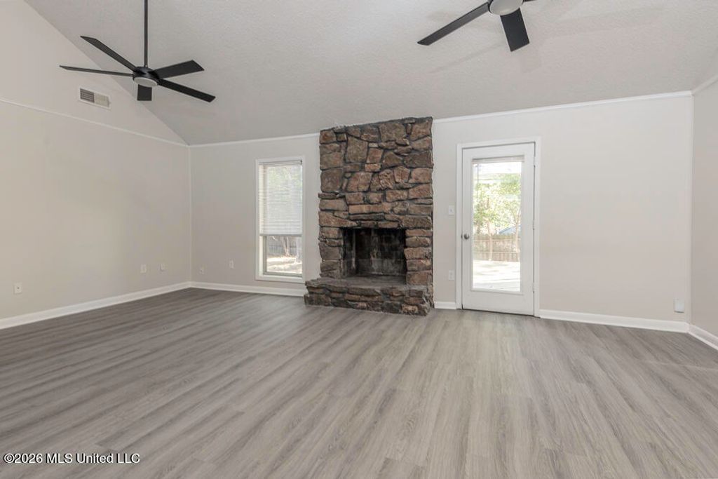 5629 Ridgetop Drive, Horn Lake, MS 38637 — photo 5