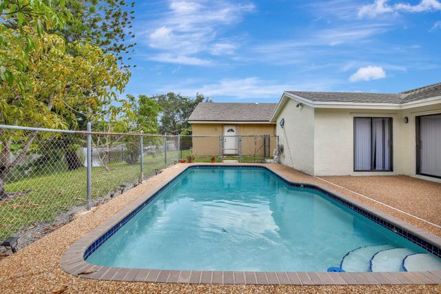 1541 SW 102nd Terrace, Davie, FL 33324