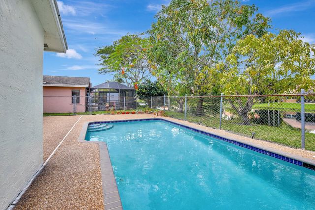 1541 SW 102nd Terrace, Davie, FL 33324