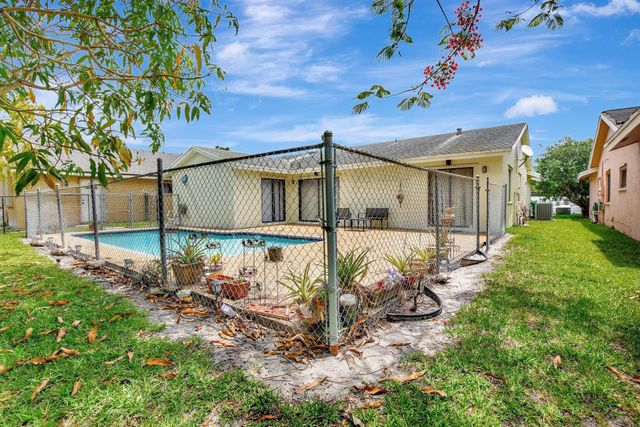 1541 SW 102nd Terrace, Davie, FL 33324