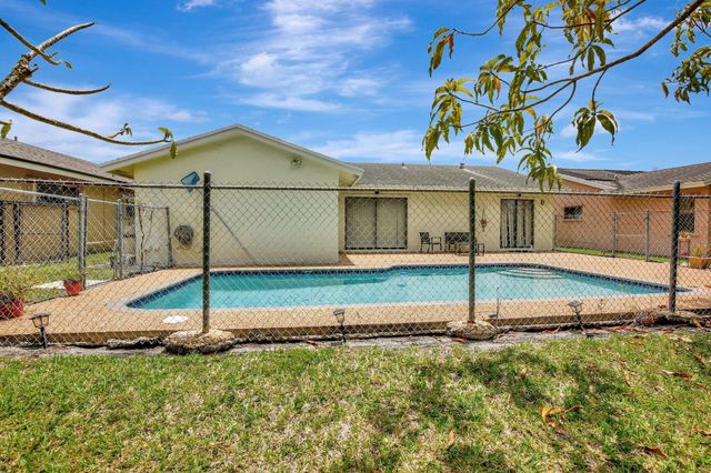 1541 SW 102nd Terrace, Davie, FL 33324