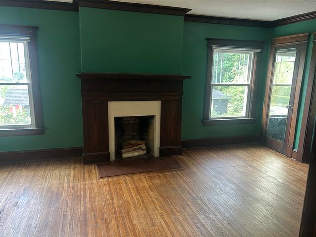 19 Wellesley Rd, Holyoke, MA 01040