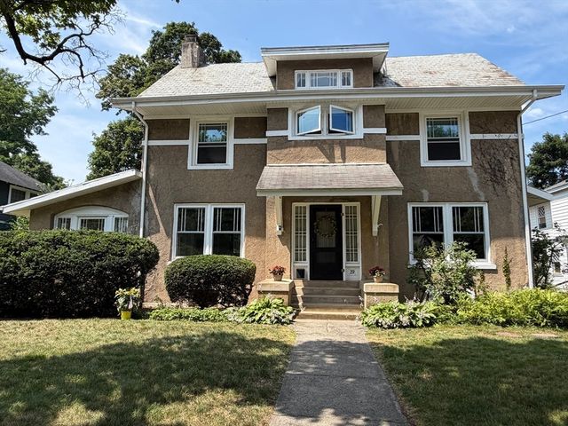 19 Wellesley Rd, Holyoke, MA 01040