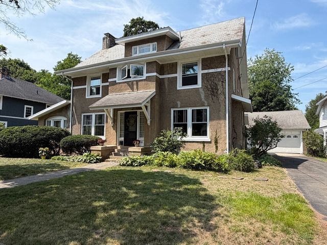 19 Wellesley Rd, Holyoke, MA 01040