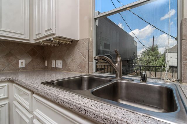1414 Crocker Street, Houston, TX 77019